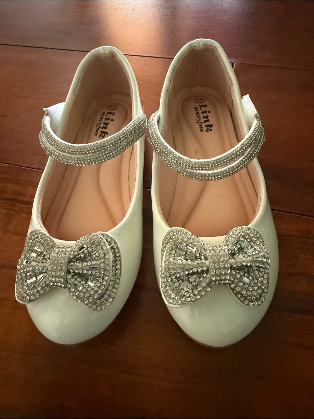 Link Ivory Dress Mary Jane Shoes with Rhinestone Bow Size 11 - Picture 9 of 10